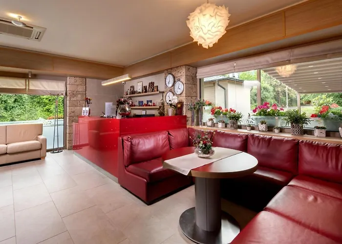 Хотел & Relax Zone Cattleya Крушуна