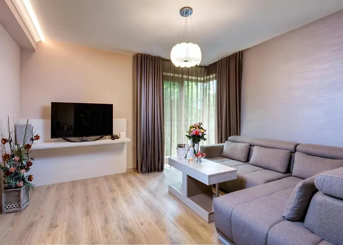 & Relax Zone Cattleya Крушуна