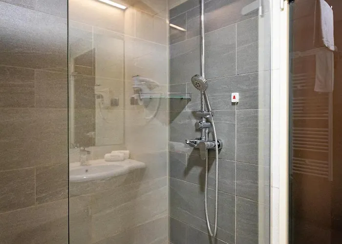 & Relax Zone Cattleya Хотел 3*