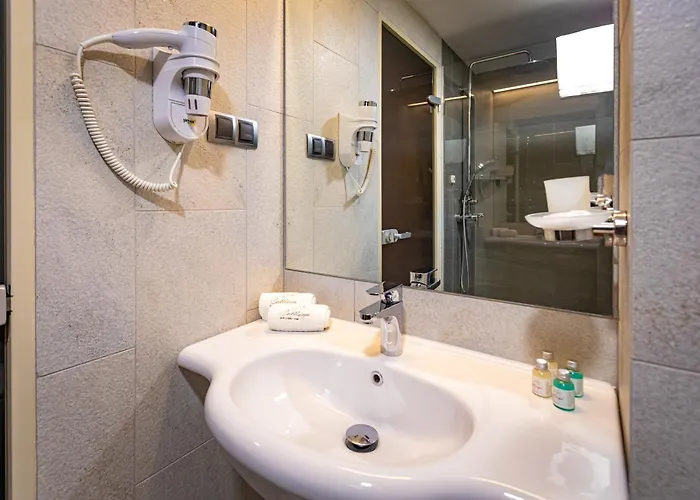 & Relax Zone Cattleya