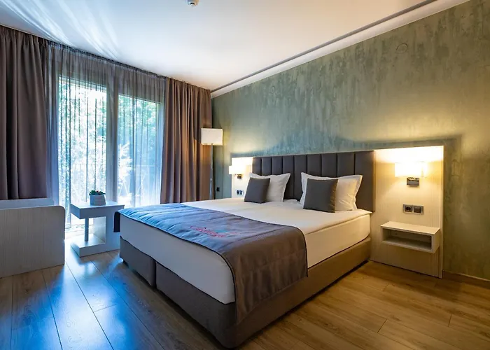 & Relax Zone Cattleya Хотел 3*